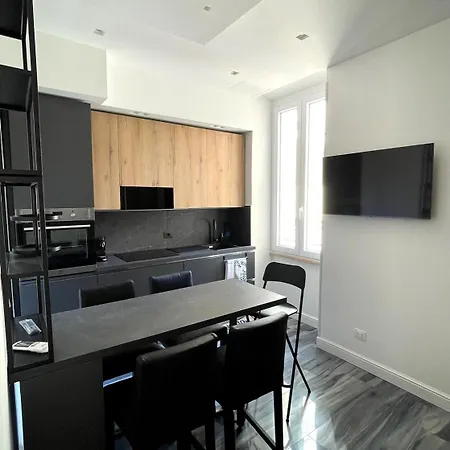 Anzio Central Apartments * آنسيو