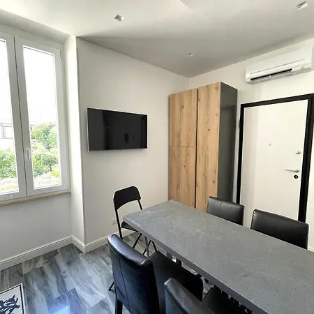 شقة Anzio Central Apartments *