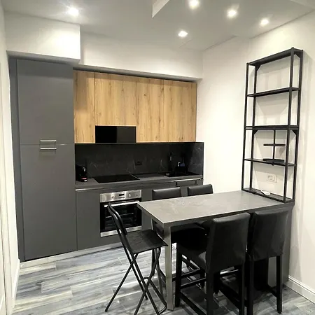 شقة Anzio Central Apartments آنسيو