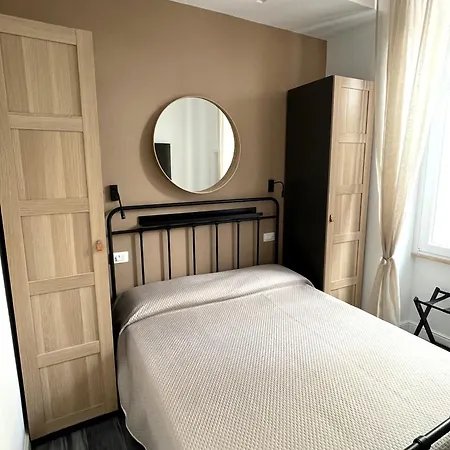 Anzio Central Apartments * آنسيو