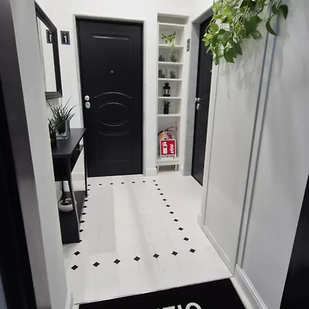 Anzio Central Apartments شقة آنسيو