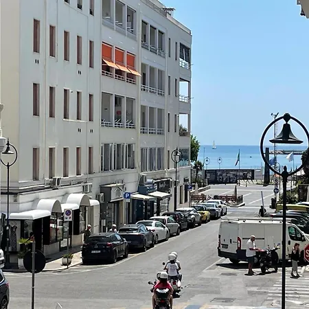 Anzio Central Apartments آنسيو
