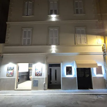 Anzio Central Apartments Апартаменты *