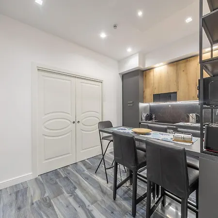 Anzio Central Apartments Άντζιο
