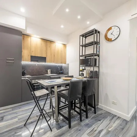 Апартаменты Anzio Central Apartments *